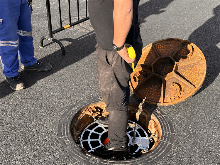 內澇防墜預警井篦4